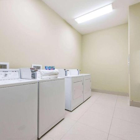 Wingate By Wyndham Lake Charles Casino Area Bagian luar foto